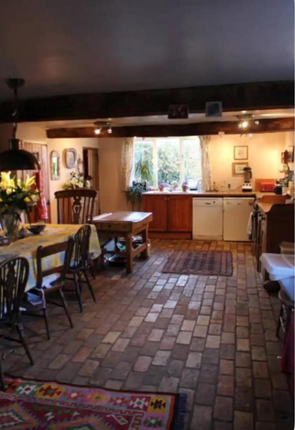 Thatched Cheveley